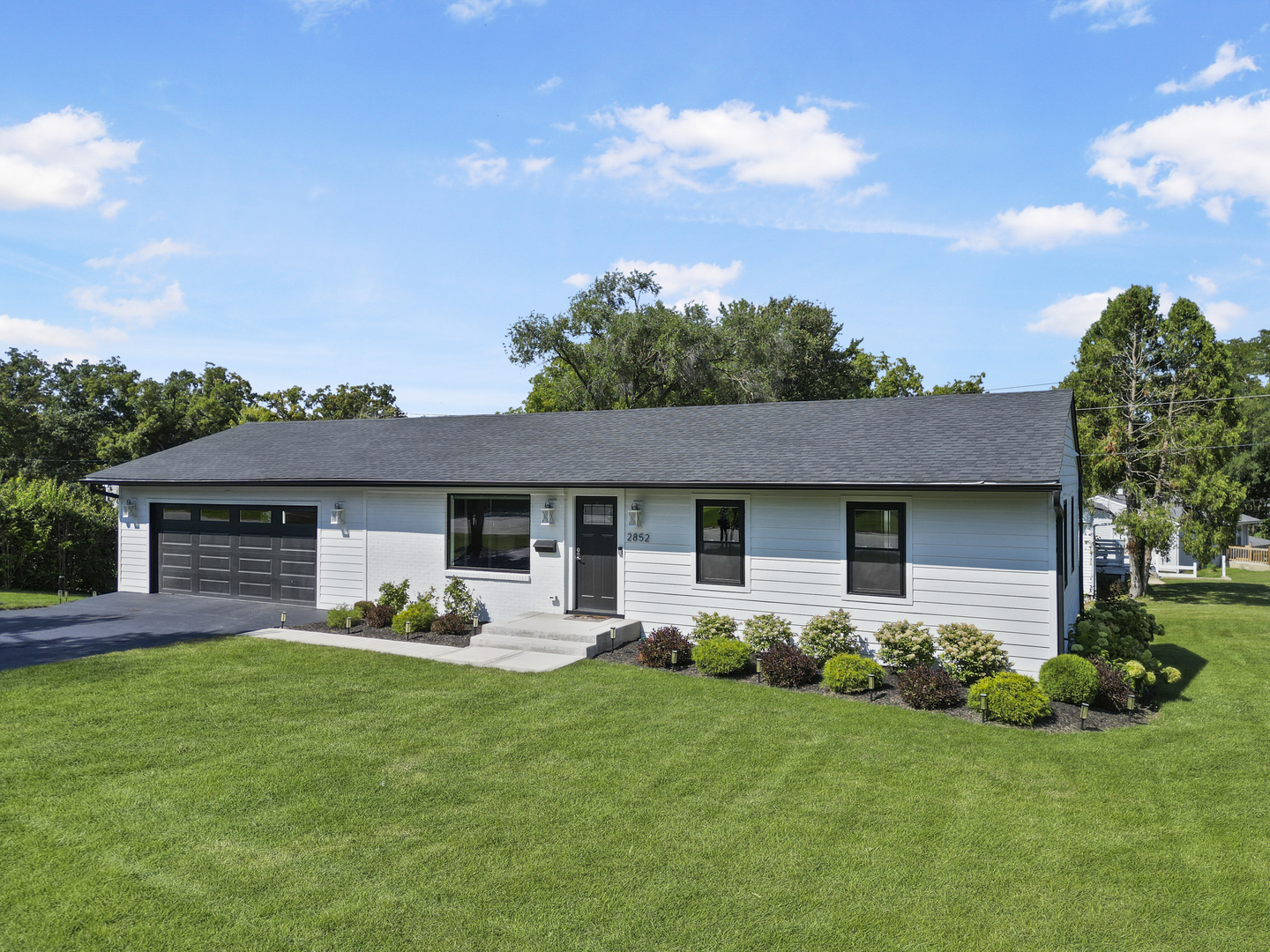 2852 Everglade Avenue, Woodridge, IL 60517