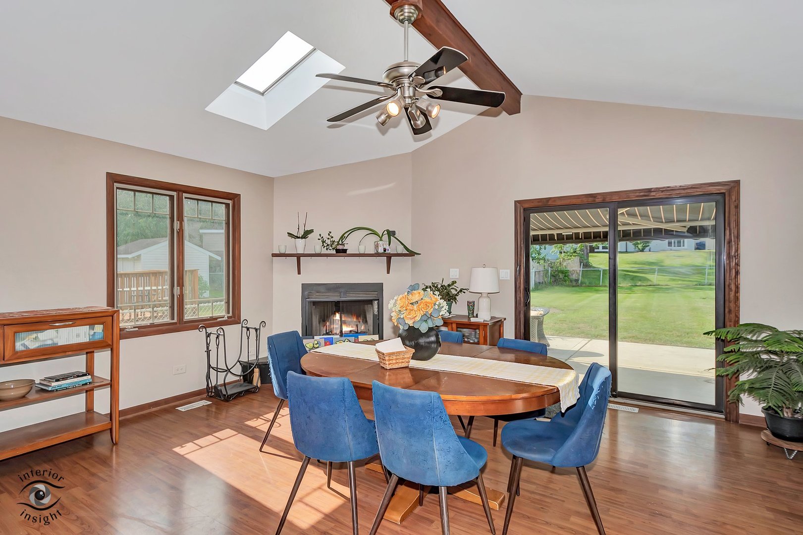 8838 Oakwood Drive, Hickory Hills, IL 60457