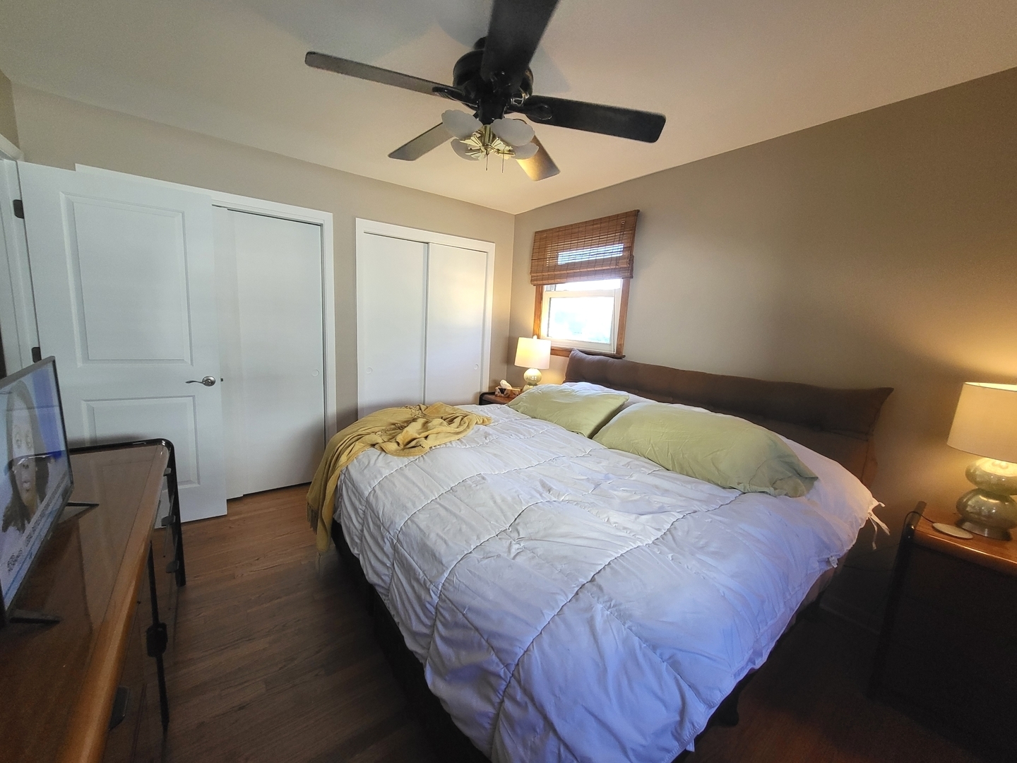 8838 Oakwood Drive, Hickory Hills, IL 60457