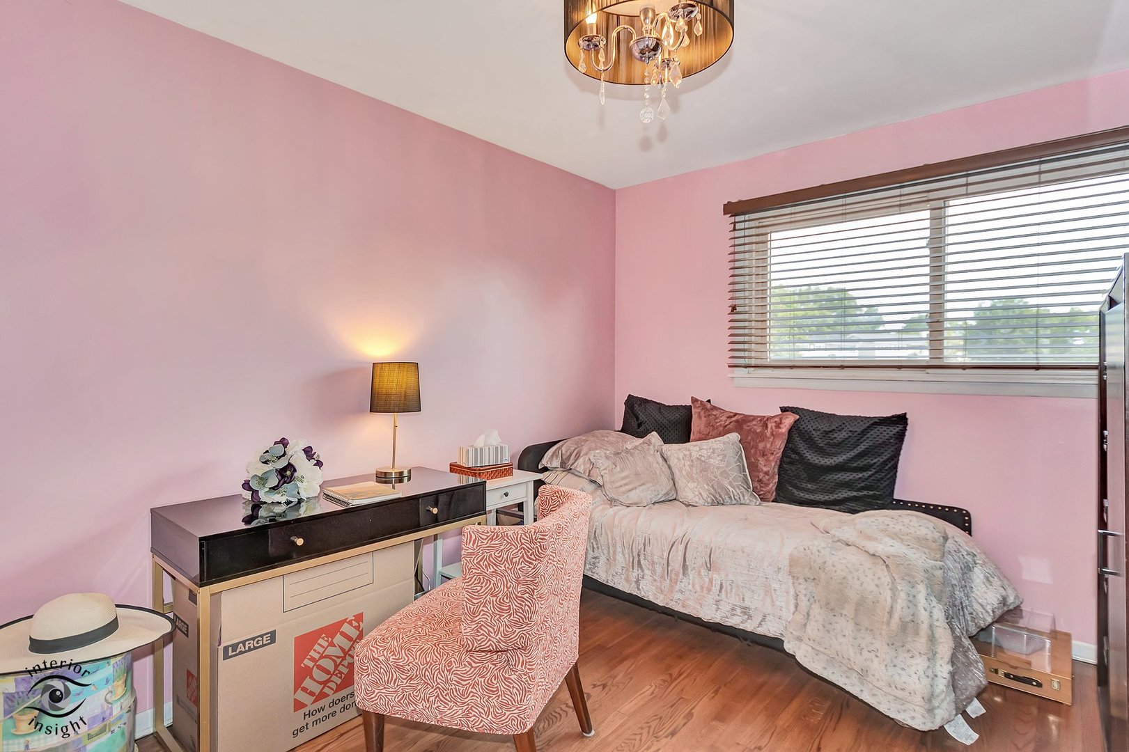 8838 Oakwood Drive, Hickory Hills, IL 60457