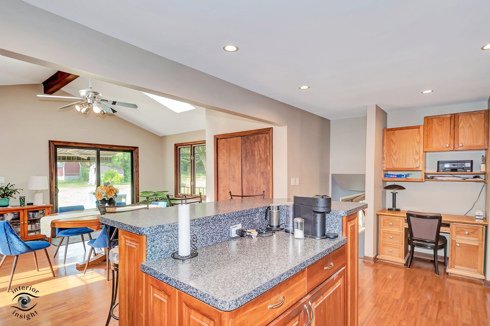 8838 Oakwood Drive, Hickory Hills, IL 60457