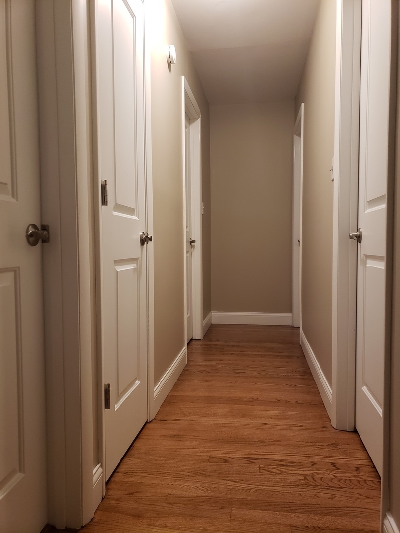 8838 Oakwood Drive, Hickory Hills, IL 60457