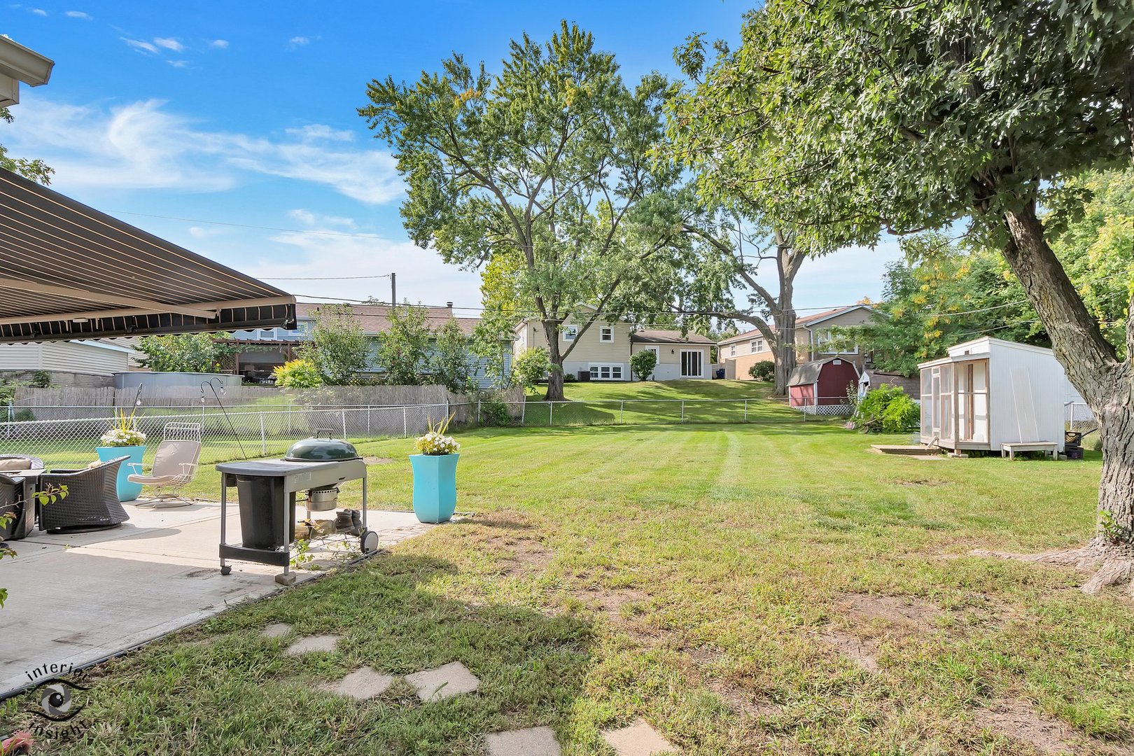 8838 Oakwood Drive, Hickory Hills, IL 60457