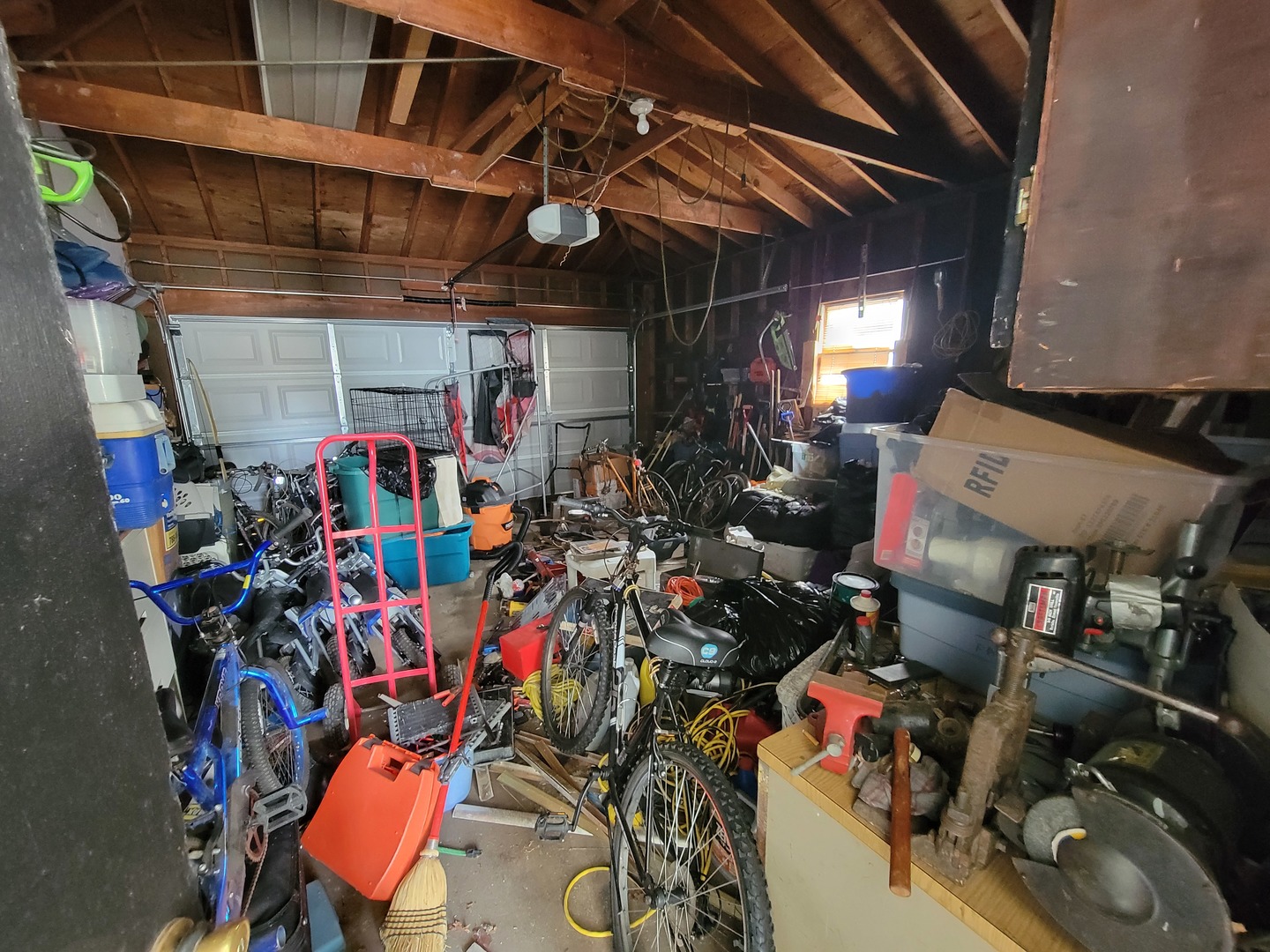 15622 Kenwood Avenue, South Holland, IL 60473