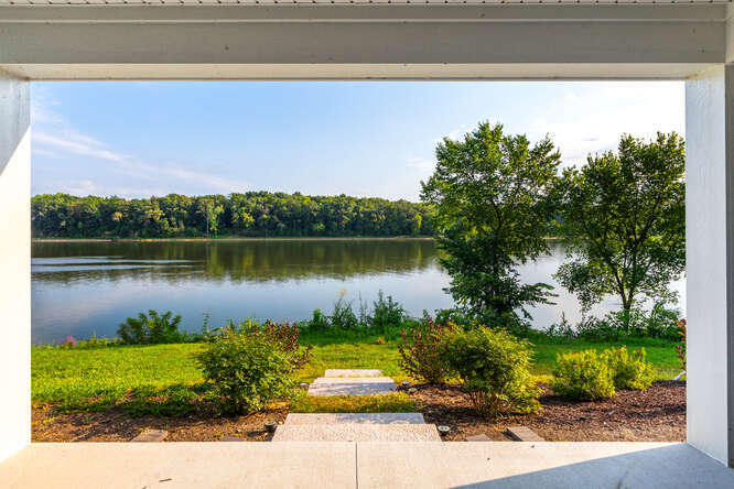 305 Leeward Way, Ottawa, IL 61350