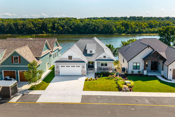 305 Leeward Way, Ottawa, IL 61350