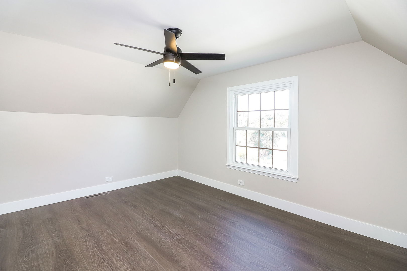 4N150 FIFTH Avenue, Addison, IL 60101