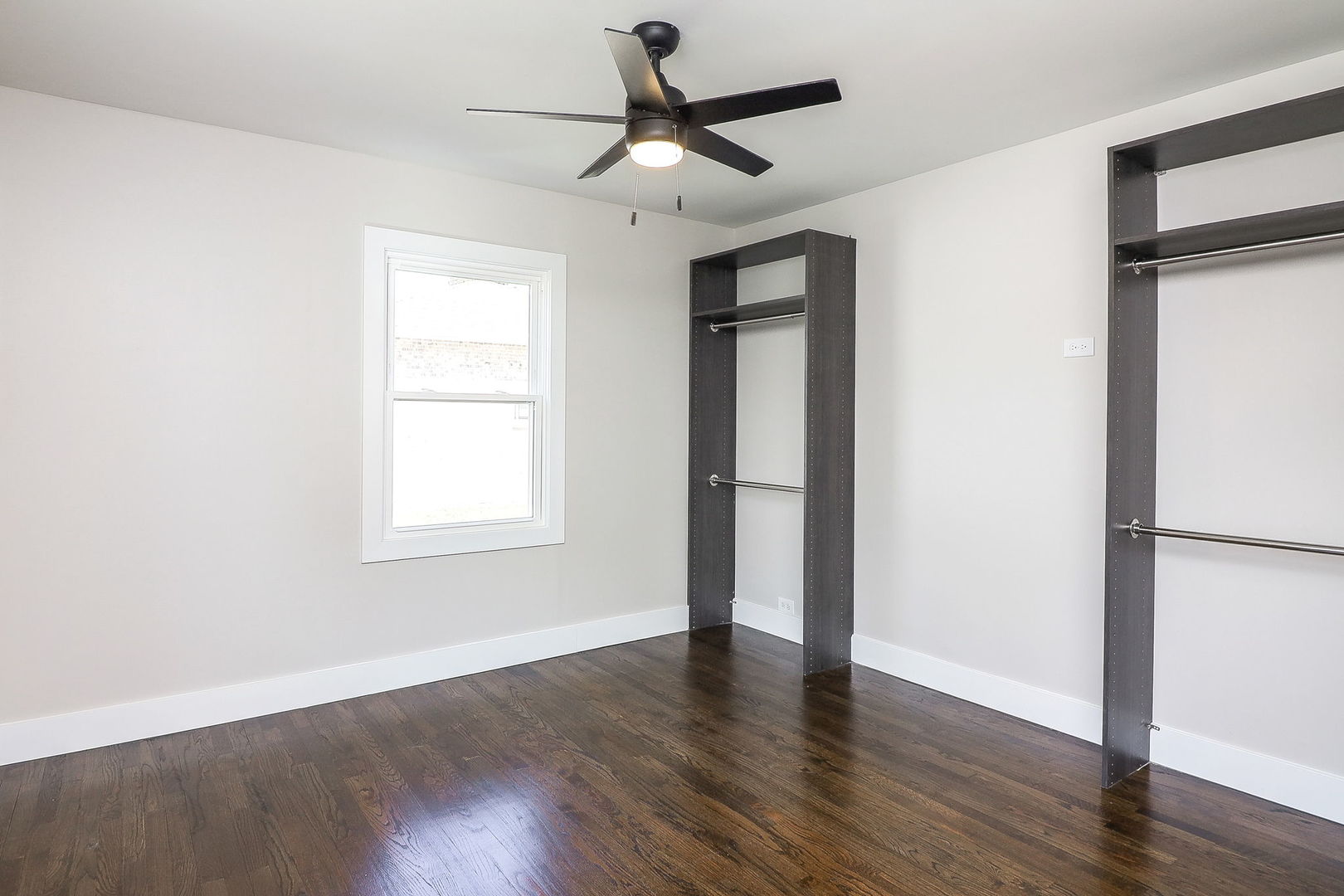 4N150 FIFTH Avenue, Addison, IL 60101