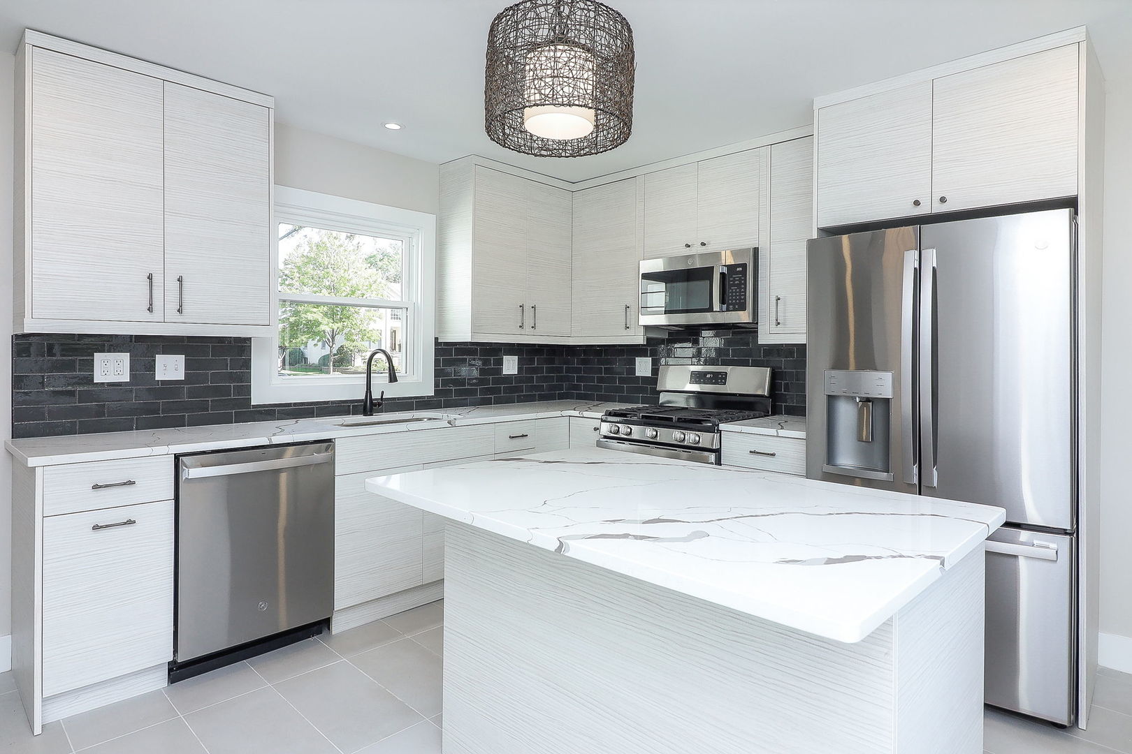 4N150 FIFTH Avenue, Addison, IL 60101