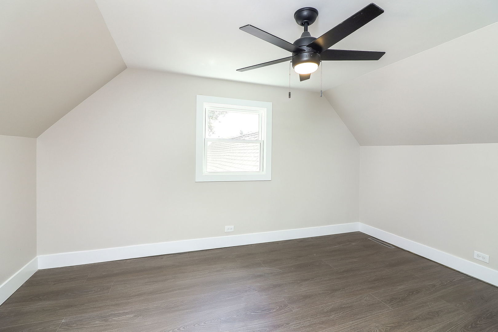 4N150 FIFTH Avenue, Addison, IL 60101