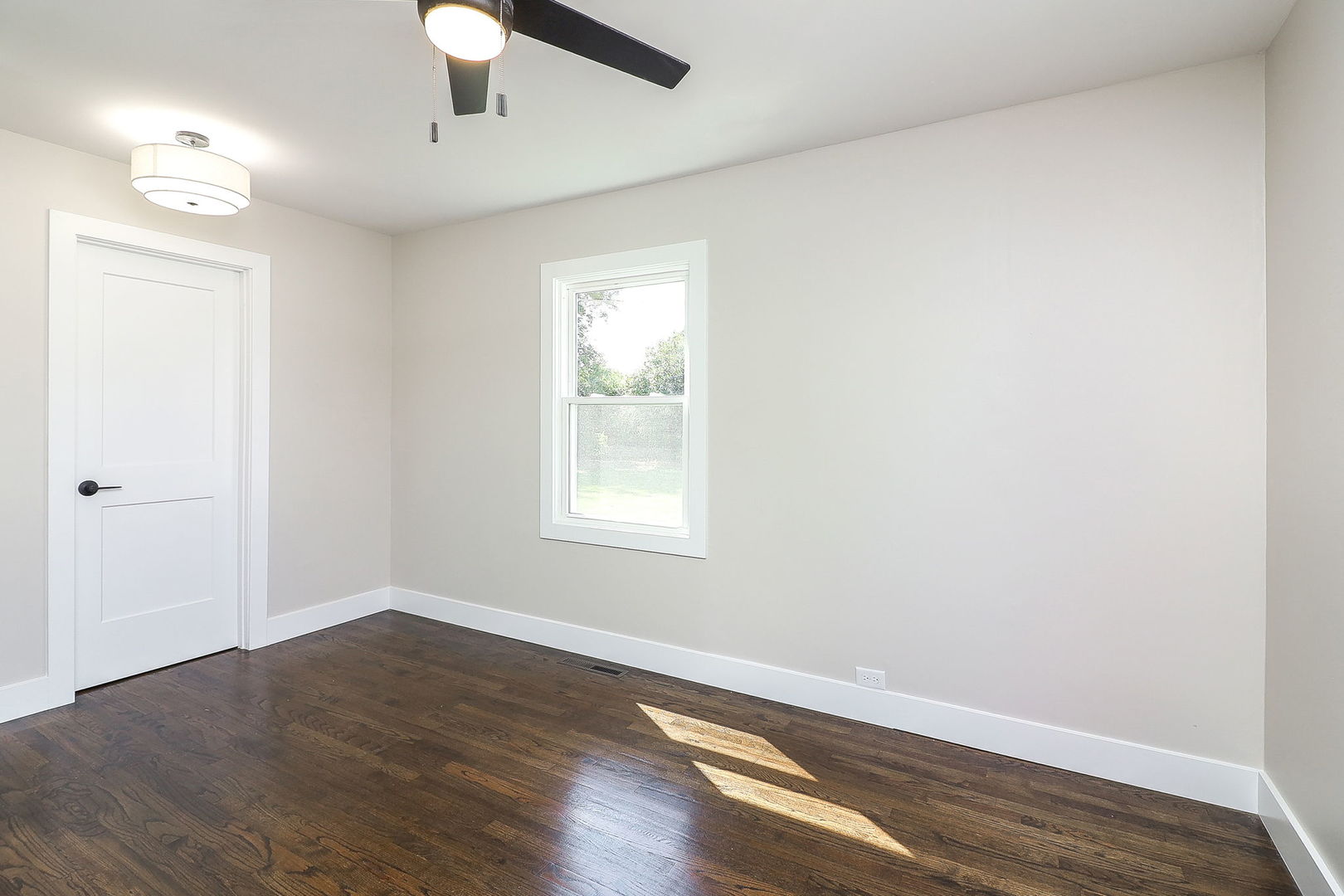 4N150 FIFTH Avenue, Addison, IL 60101