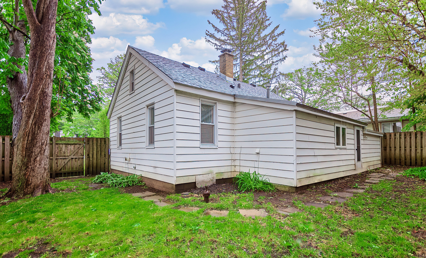 33978 N Lake Road, Grayslake, IL 60030