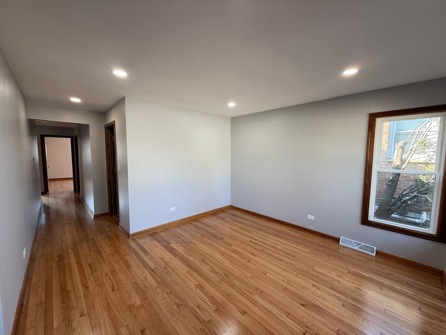 7504 LATROBE Avenue, Burbank, IL 60459