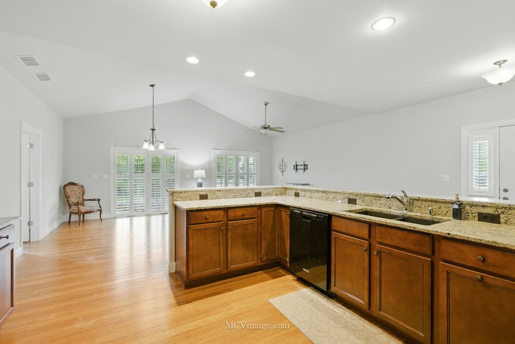 15701 Cove Circle, Plainfield, IL 60544