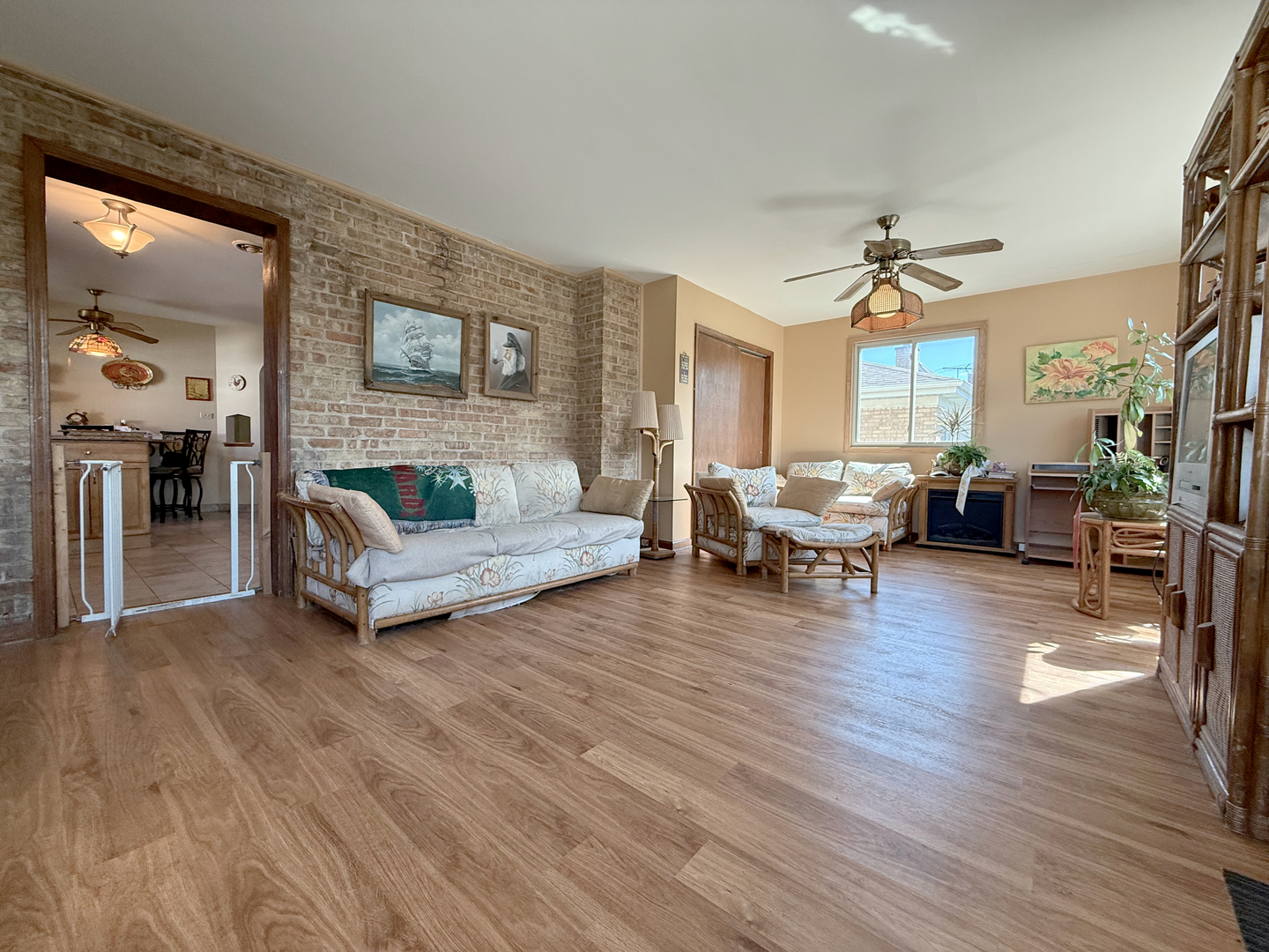 7425 W Devon Avenue, Chicago, IL 60631