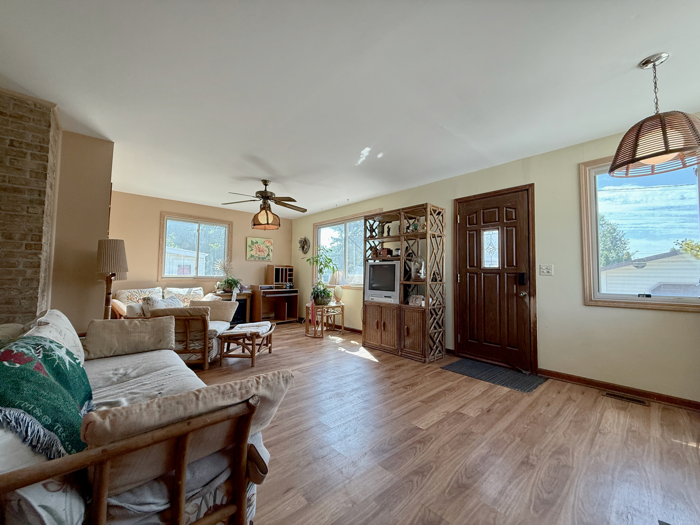 7425 W Devon Avenue, Chicago, IL 60631
