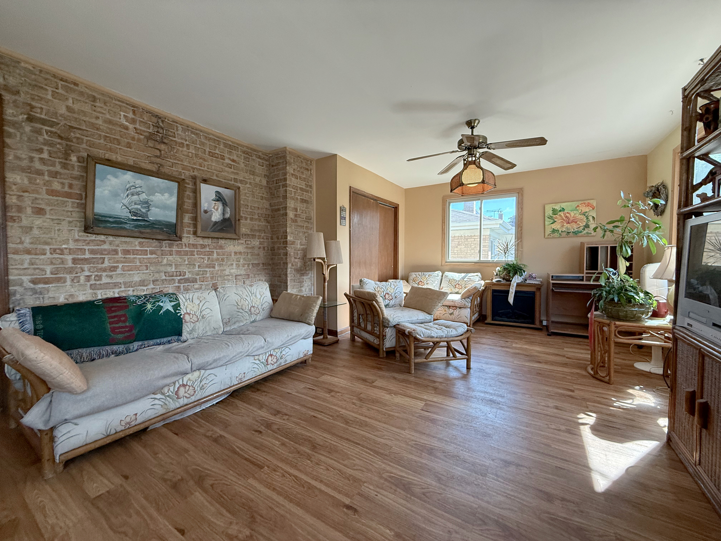 7425 W Devon Avenue, Chicago, IL 60631