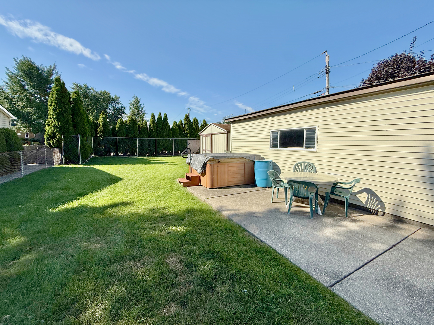 7425 W Devon Avenue, Chicago, IL 60631