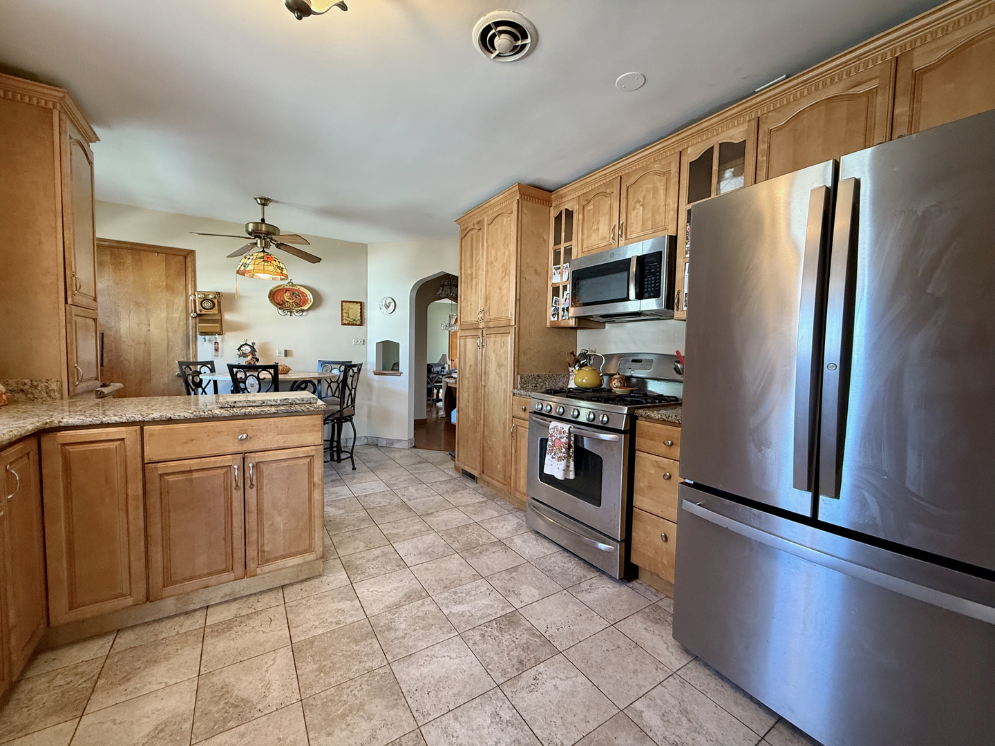 7425 W Devon Avenue, Chicago, IL 60631