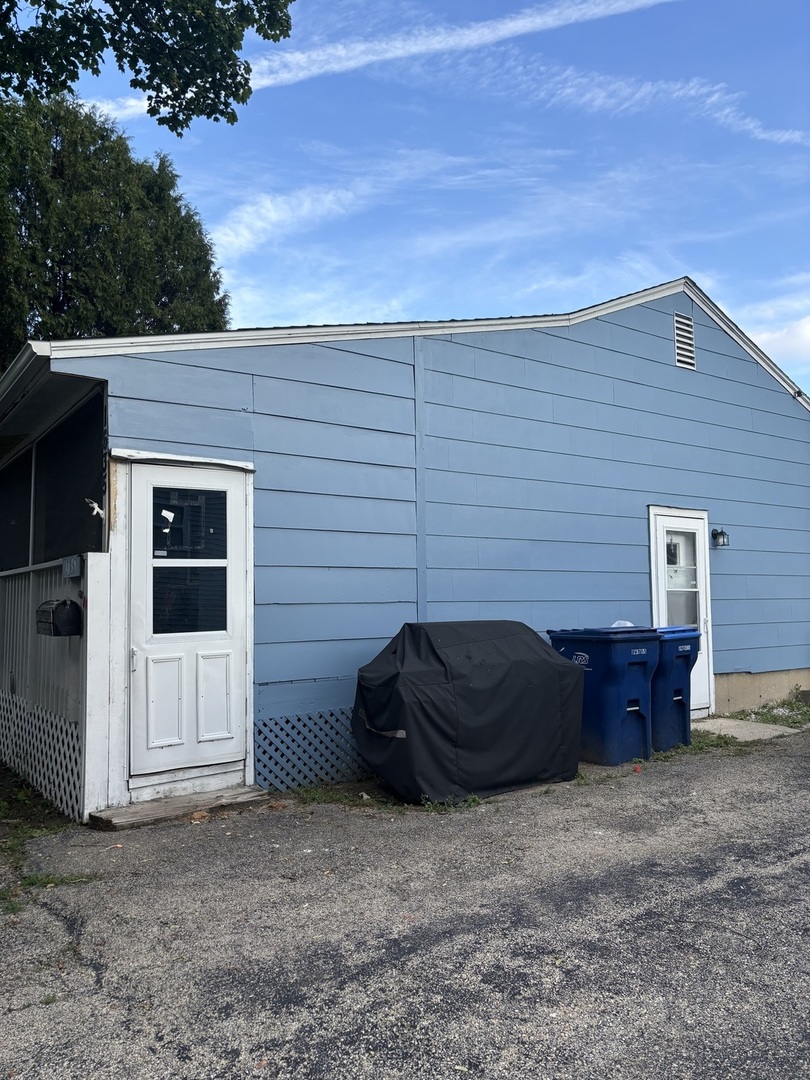 1635 Ferry Street, Waukegan, IL 60087