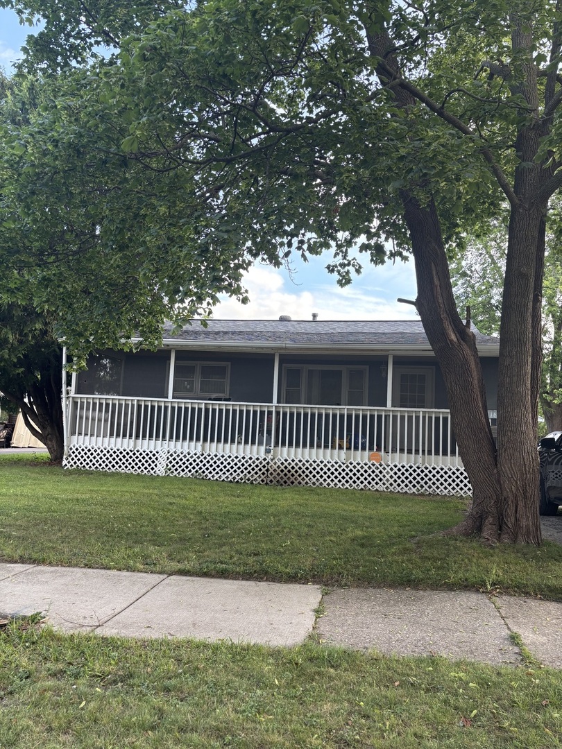 1635 Ferry Street, Waukegan, IL 60087