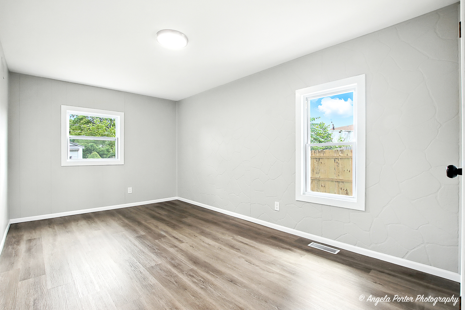 2029 Gideon Avenue, Zion, IL 60099