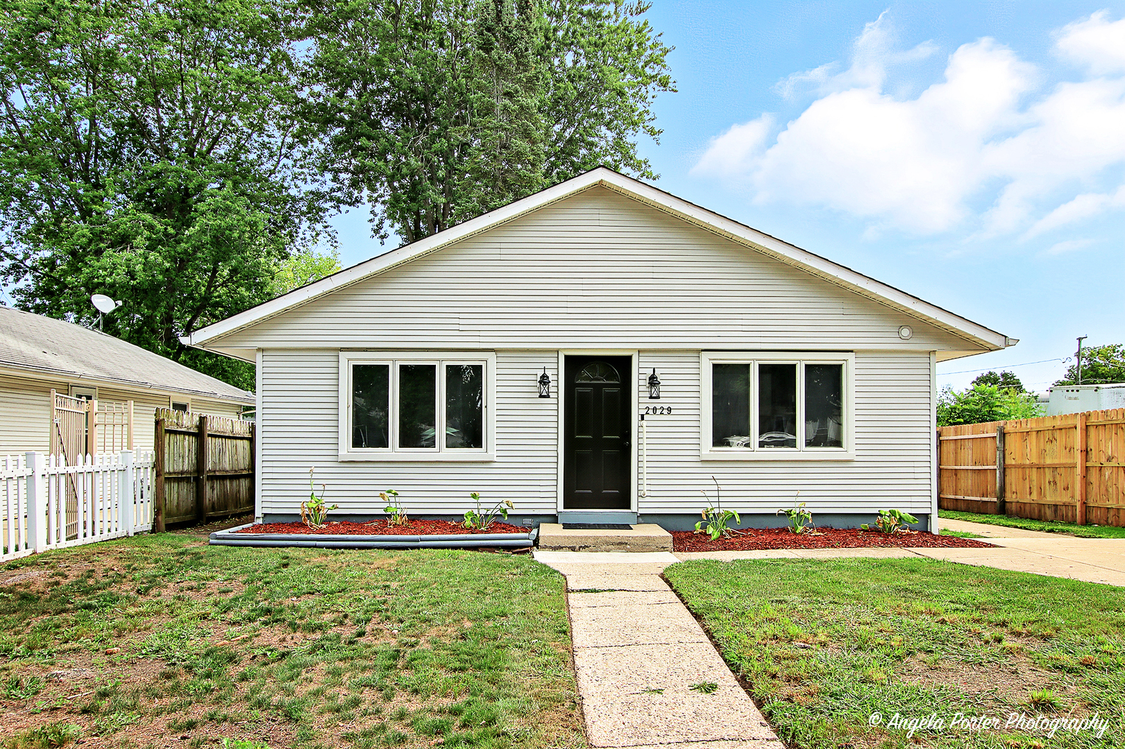 2029 Gideon Avenue, Zion, IL 60099