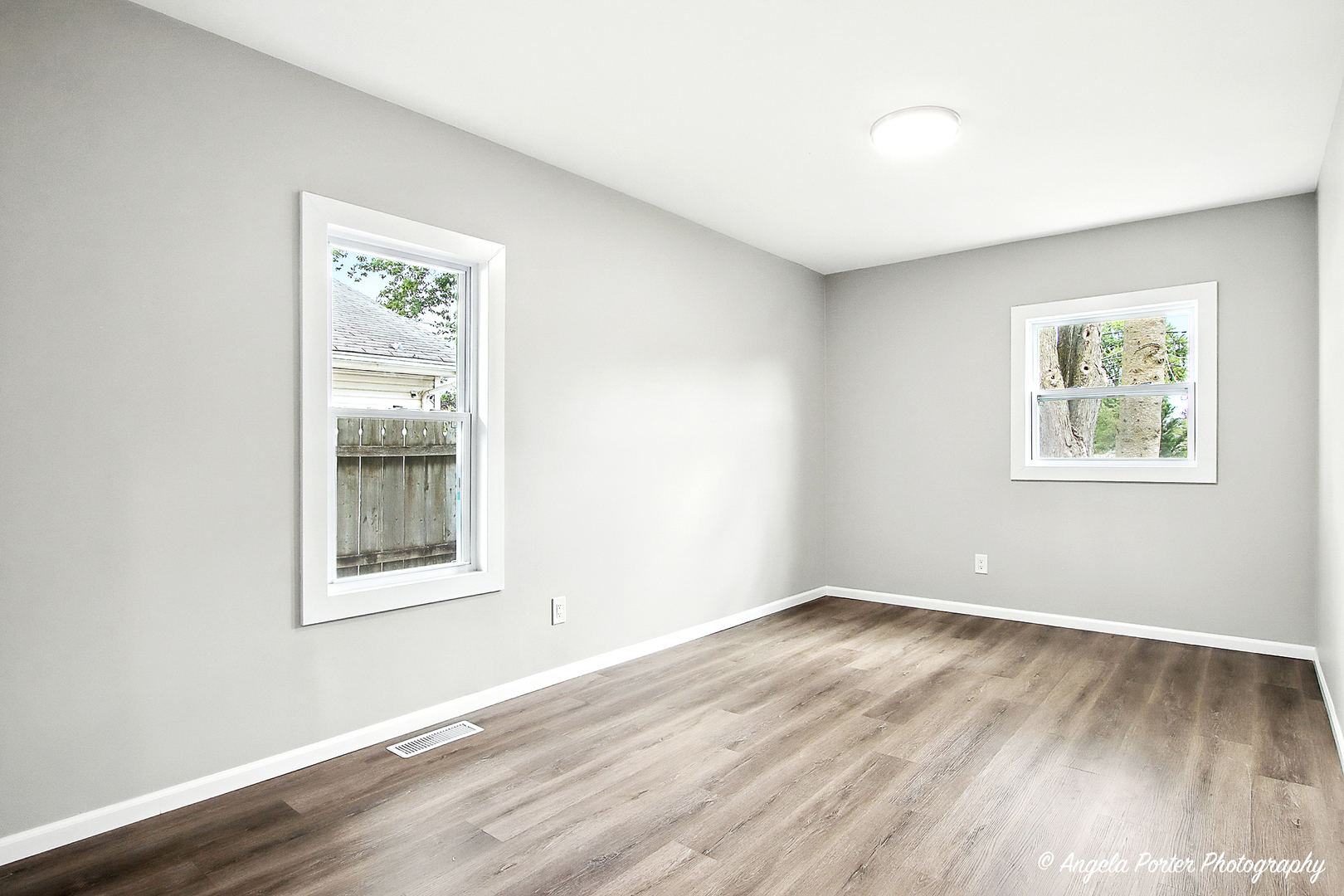 2029 Gideon Avenue, Zion, IL 60099