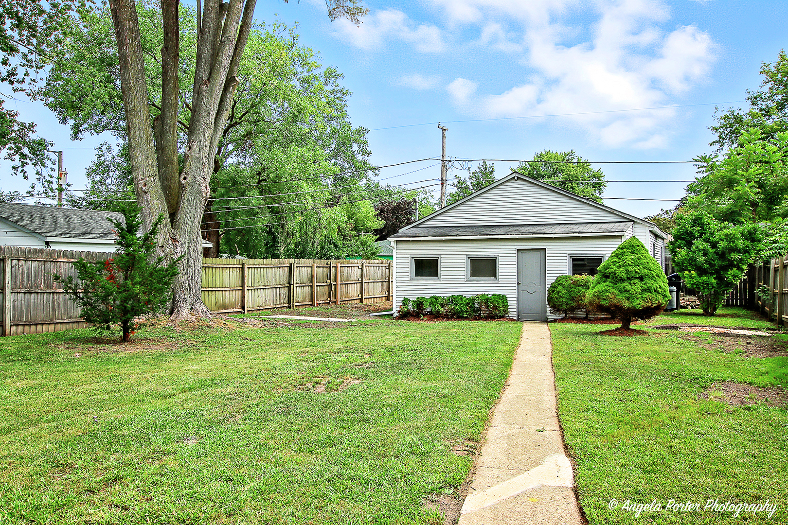 2029 Gideon Avenue, Zion, IL 60099