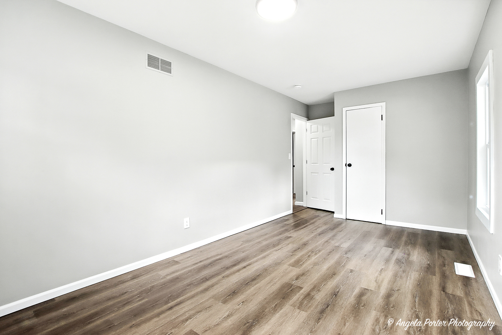 2029 Gideon Avenue, Zion, IL 60099