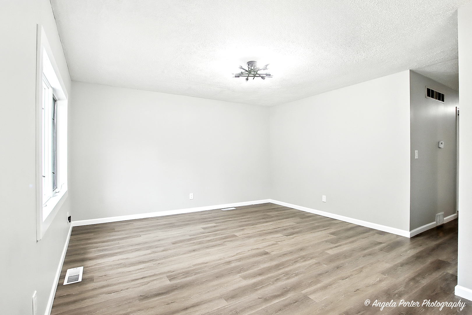 2029 Gideon Avenue, Zion, IL 60099