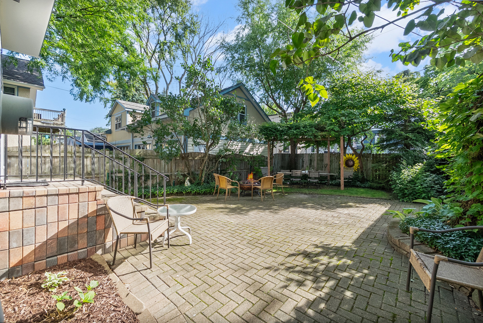 33 N Stone Avenue, La Grange, IL 60525