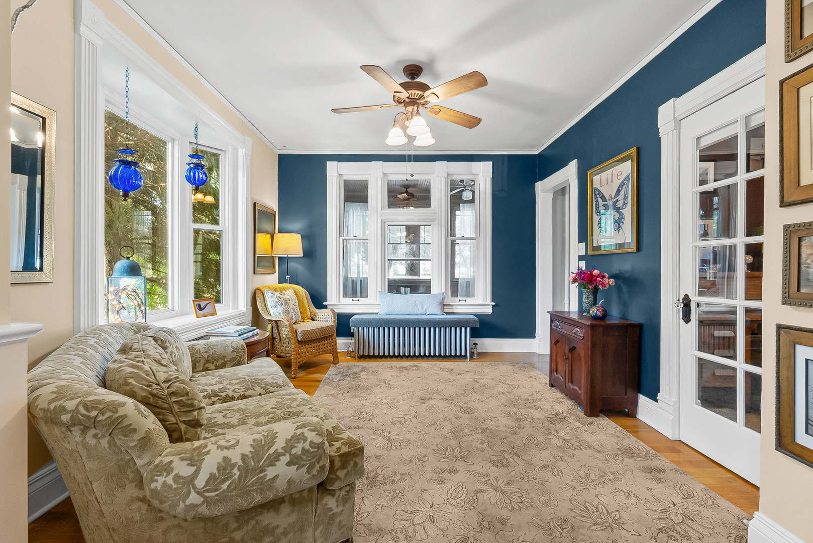 33 N Stone Avenue, La Grange, IL 60525