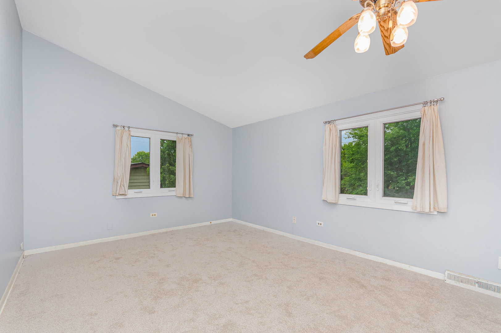 413 Northshore Drive, Mundelein, IL 60060