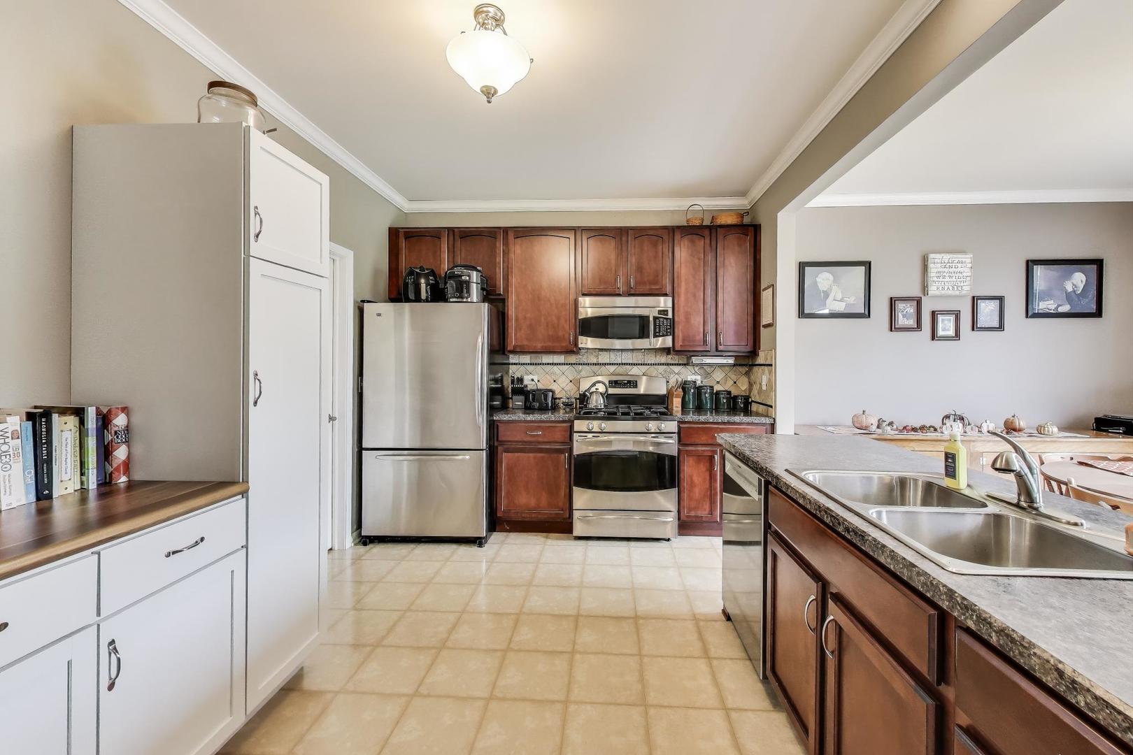 1113 DRAPER Road, McHenry, IL 60050