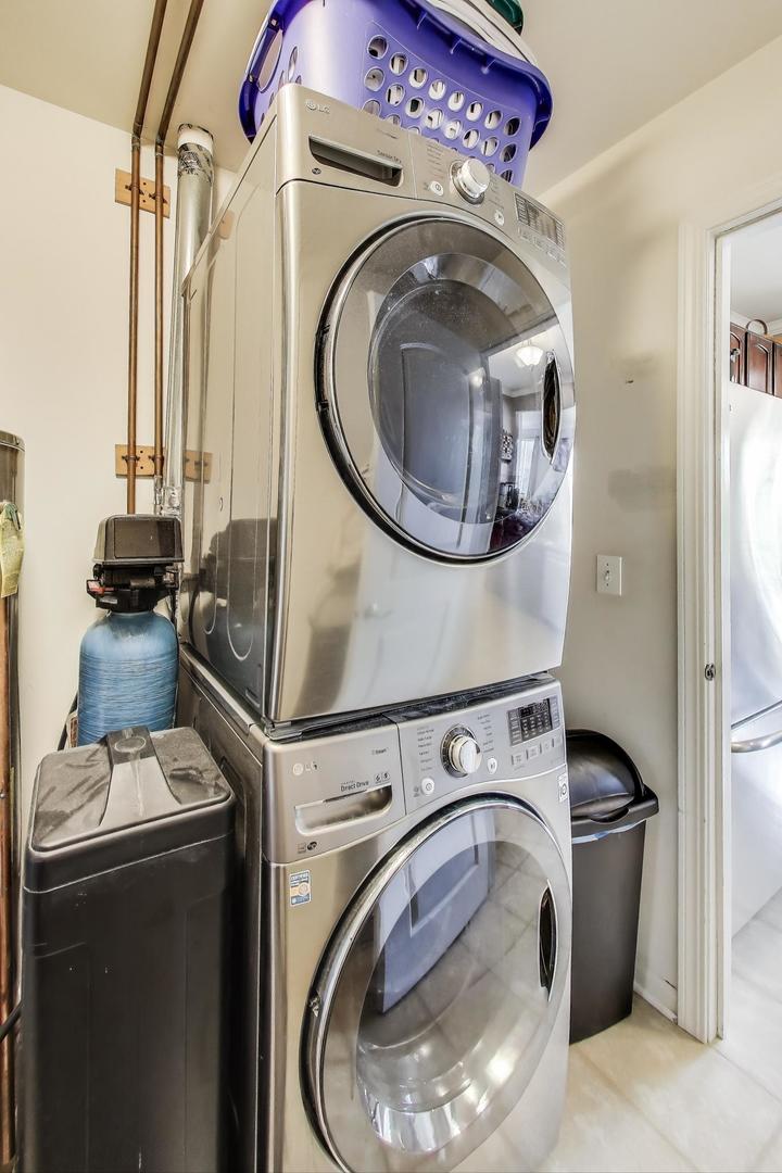 1113 DRAPER Road, McHenry, IL 60050