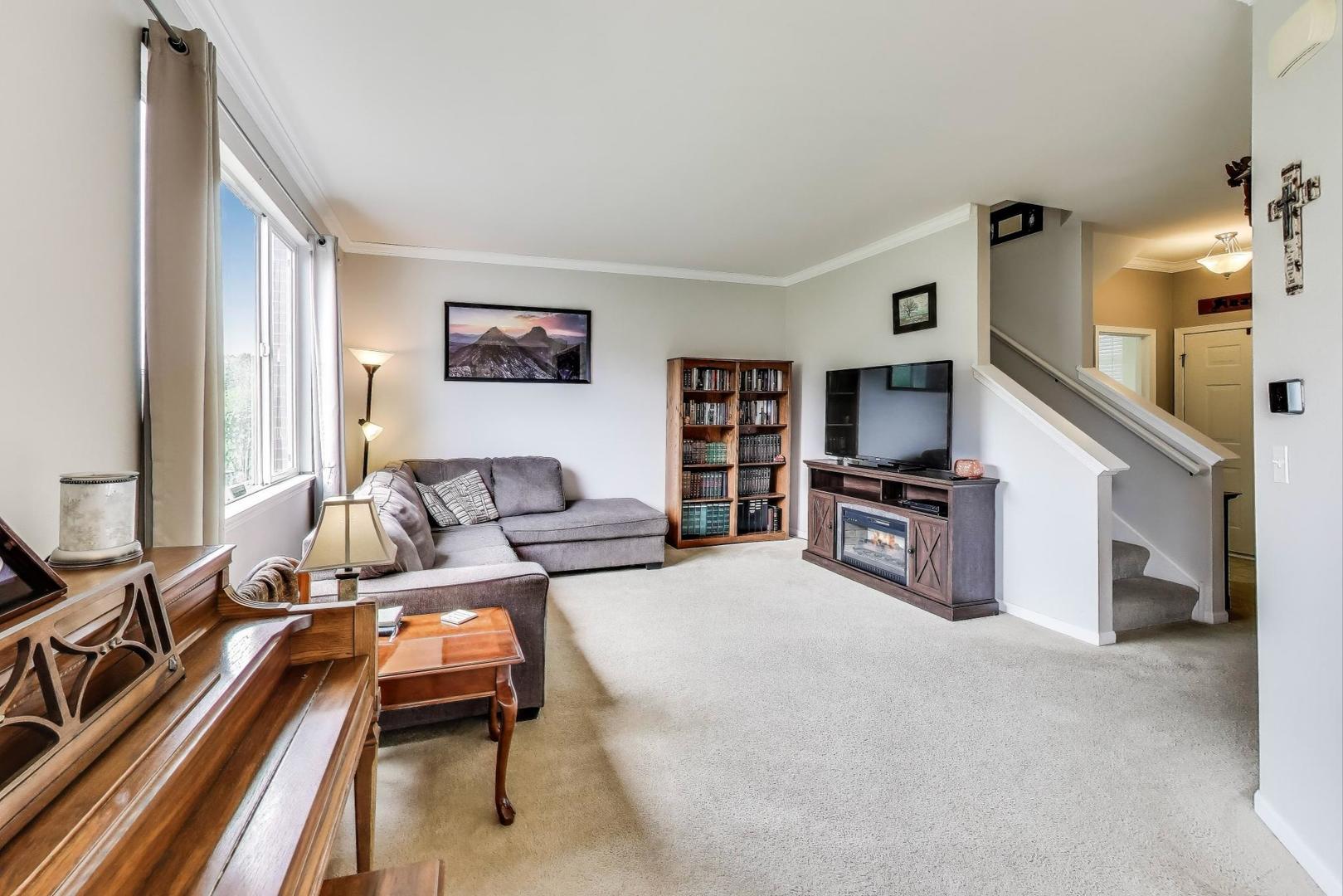 1113 DRAPER Road, McHenry, IL 60050