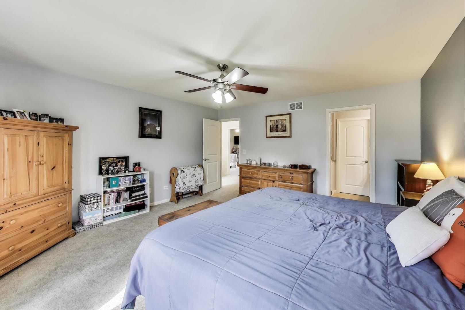 1113 DRAPER Road, McHenry, IL 60050