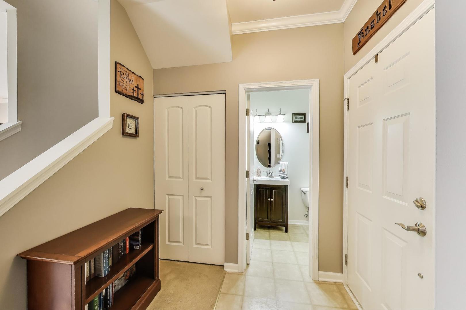 1113 DRAPER Road, McHenry, IL 60050