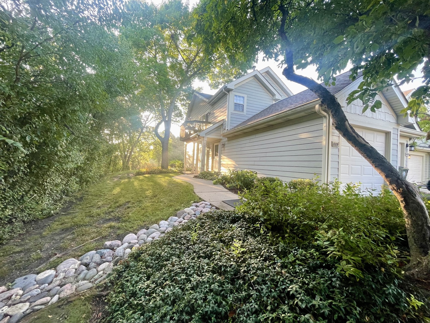 889 N Hamilton Court, Palatine, IL 60067