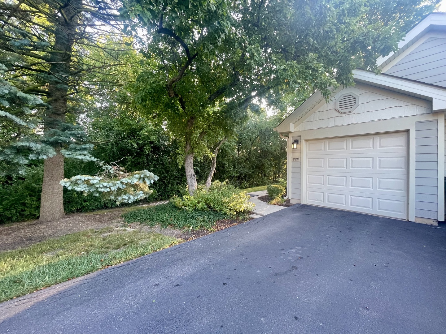 889 N Hamilton Court, Palatine, IL 60067