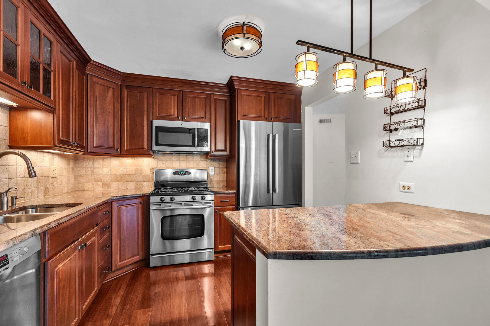 1719 LAKECLIFFE Drive #C, Wheaton, IL 60189