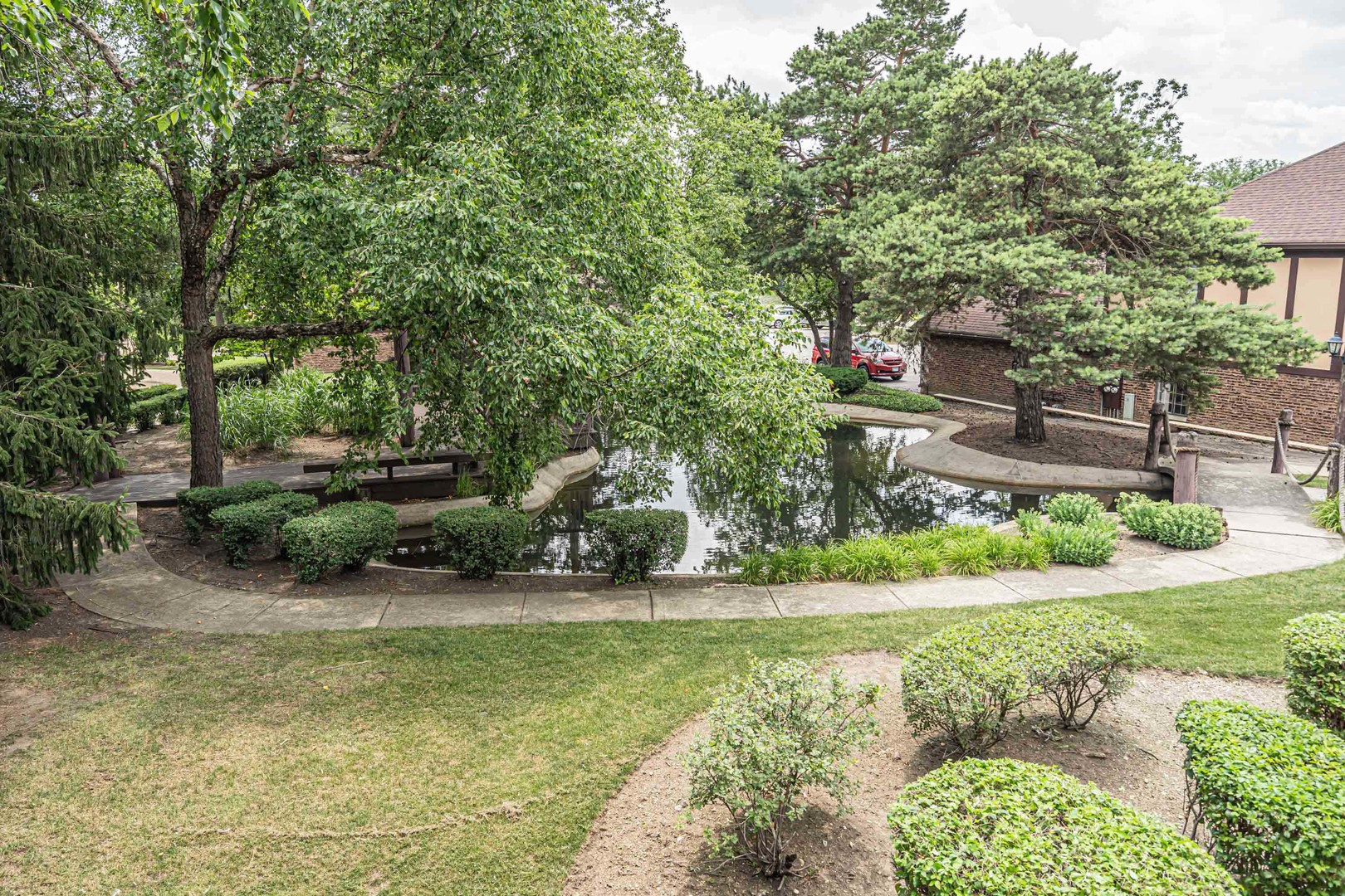 1719 LAKECLIFFE Drive #C, Wheaton, IL 60189