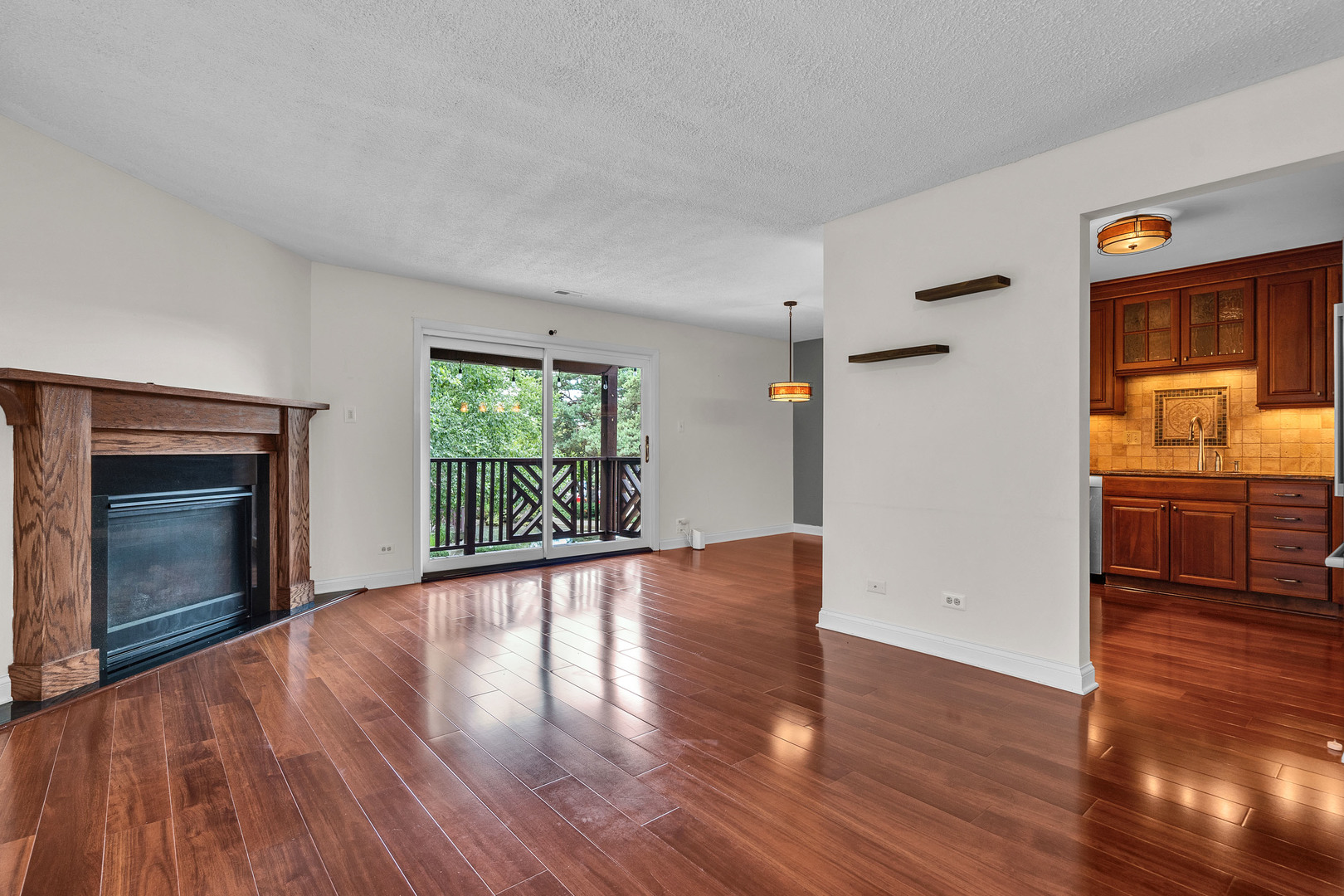 1719 LAKECLIFFE Drive #C, Wheaton, IL 60189