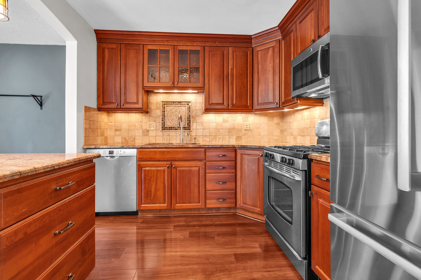 1719 LAKECLIFFE Drive #C, Wheaton, IL 60189