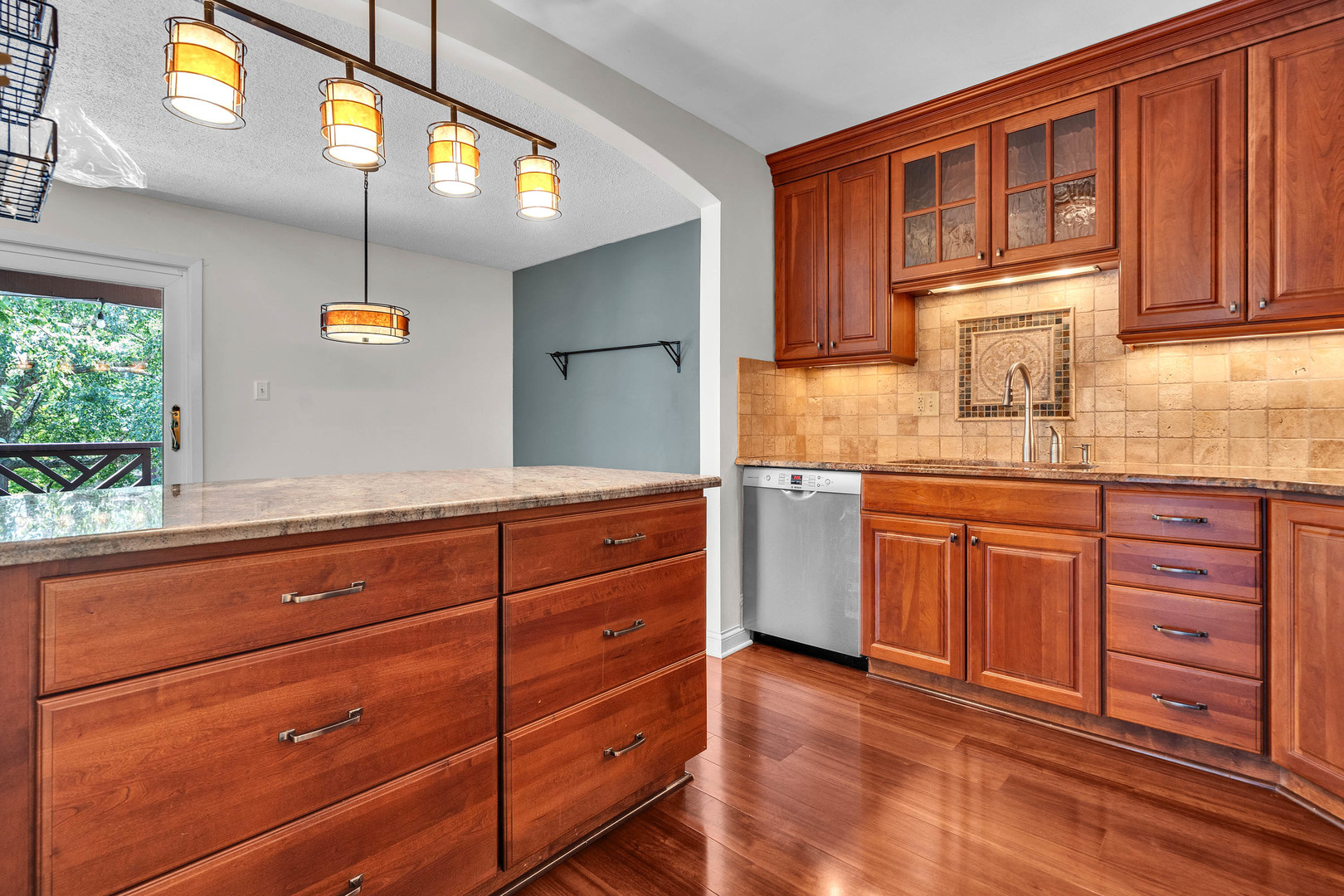 1719 LAKECLIFFE Drive #C, Wheaton, IL 60189