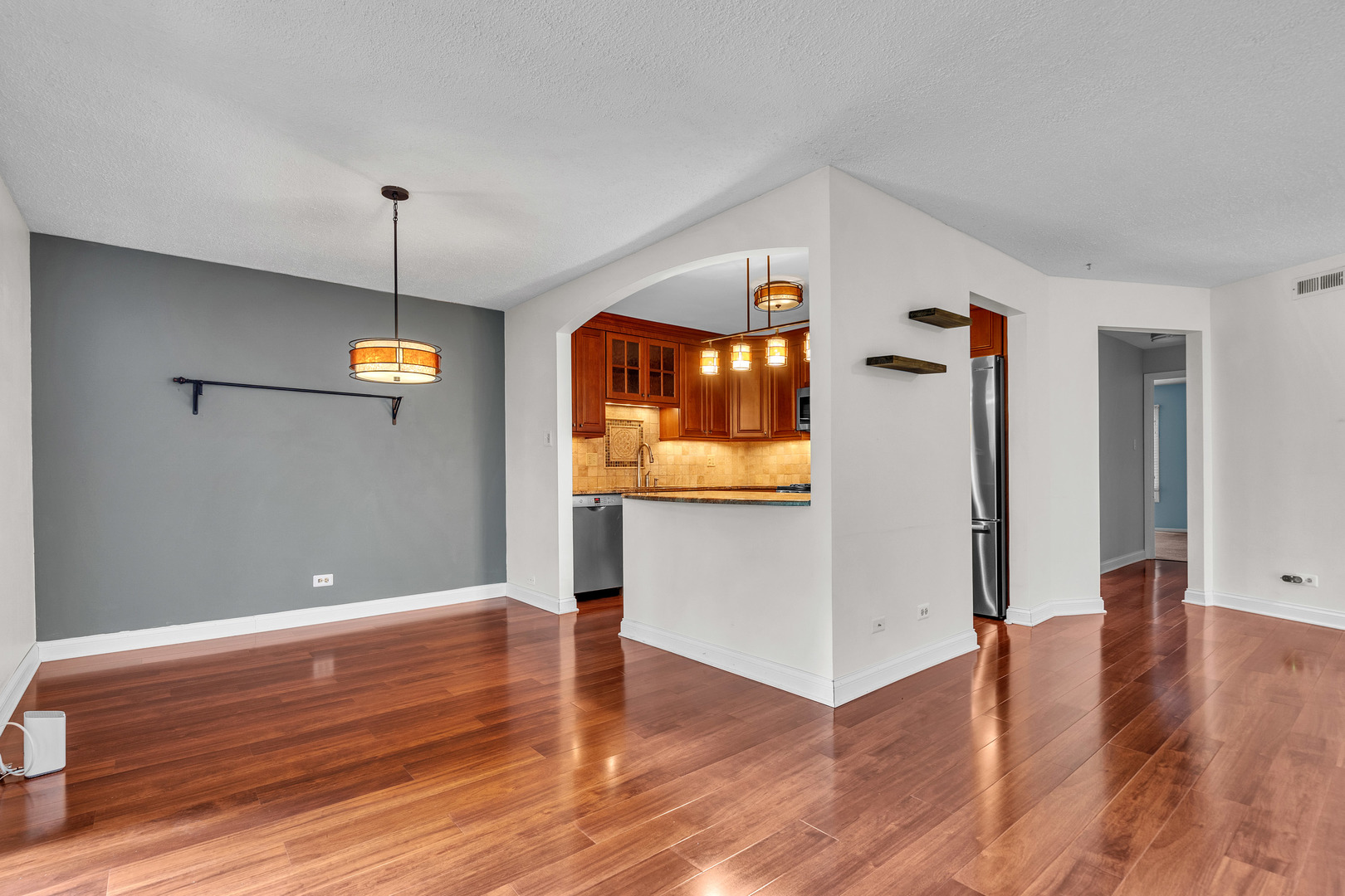 1719 LAKECLIFFE Drive #C, Wheaton, IL 60189
