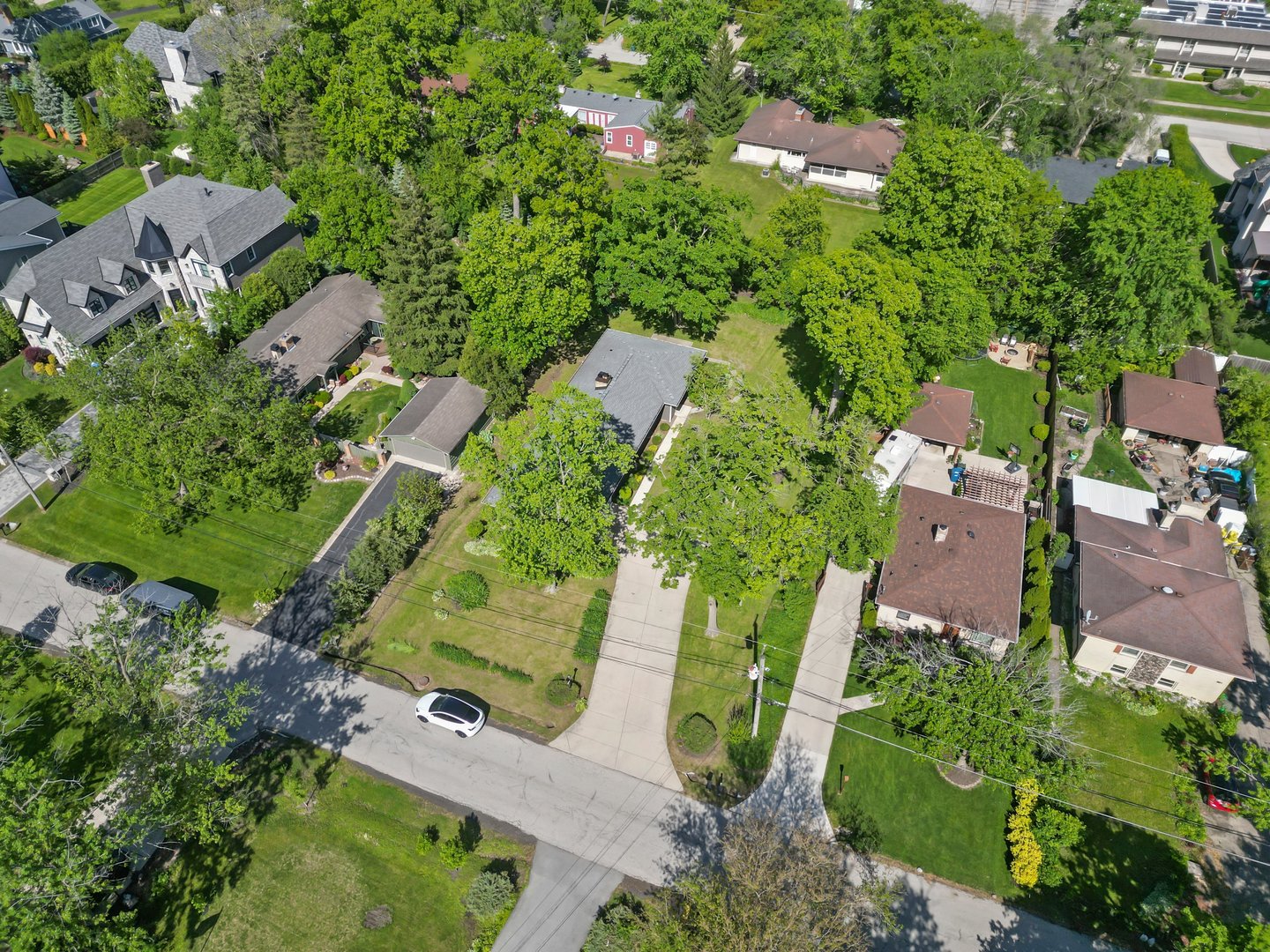 311 N Shady Lane, Elmhurst, IL 60126