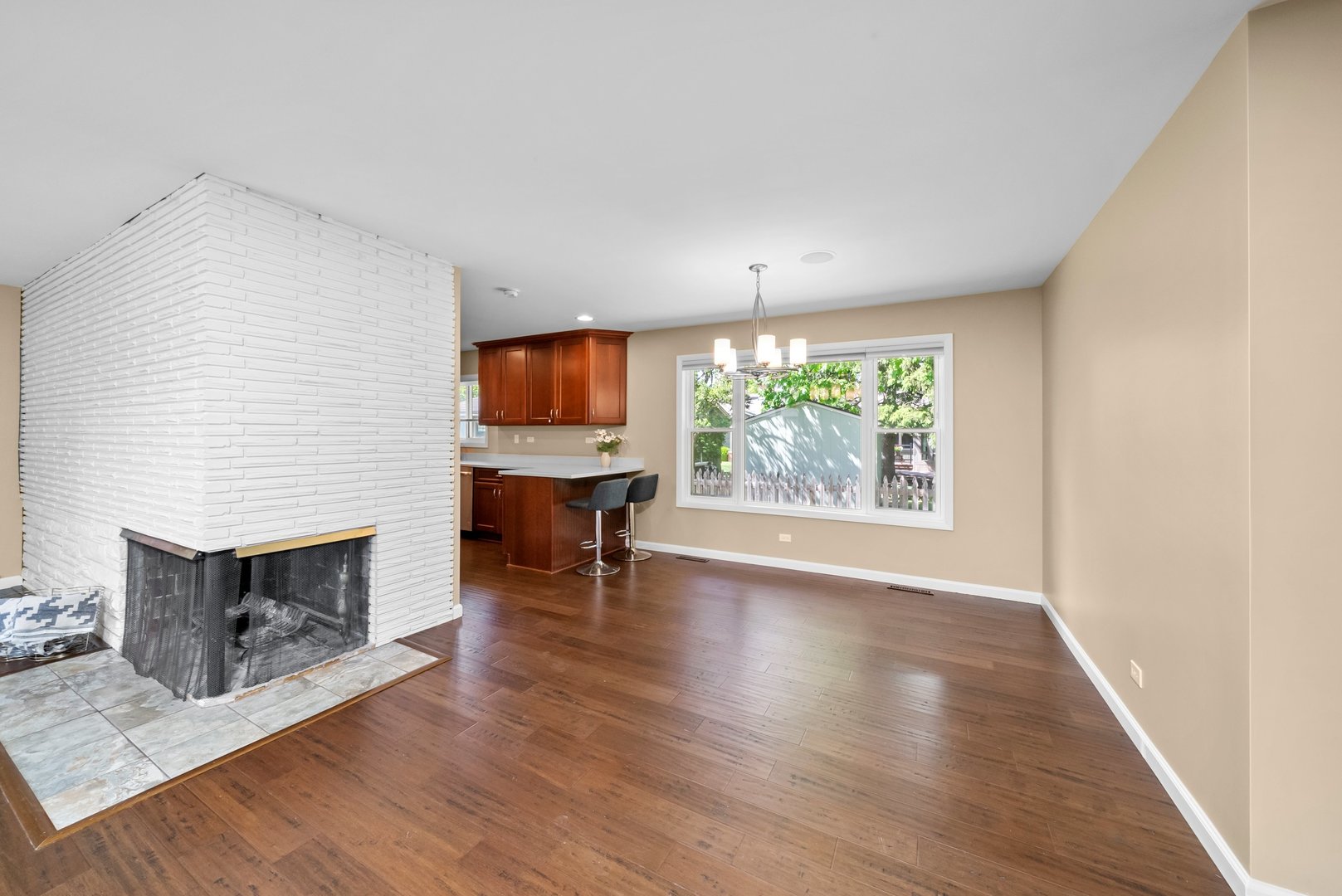 311 N Shady Lane, Elmhurst, IL 60126