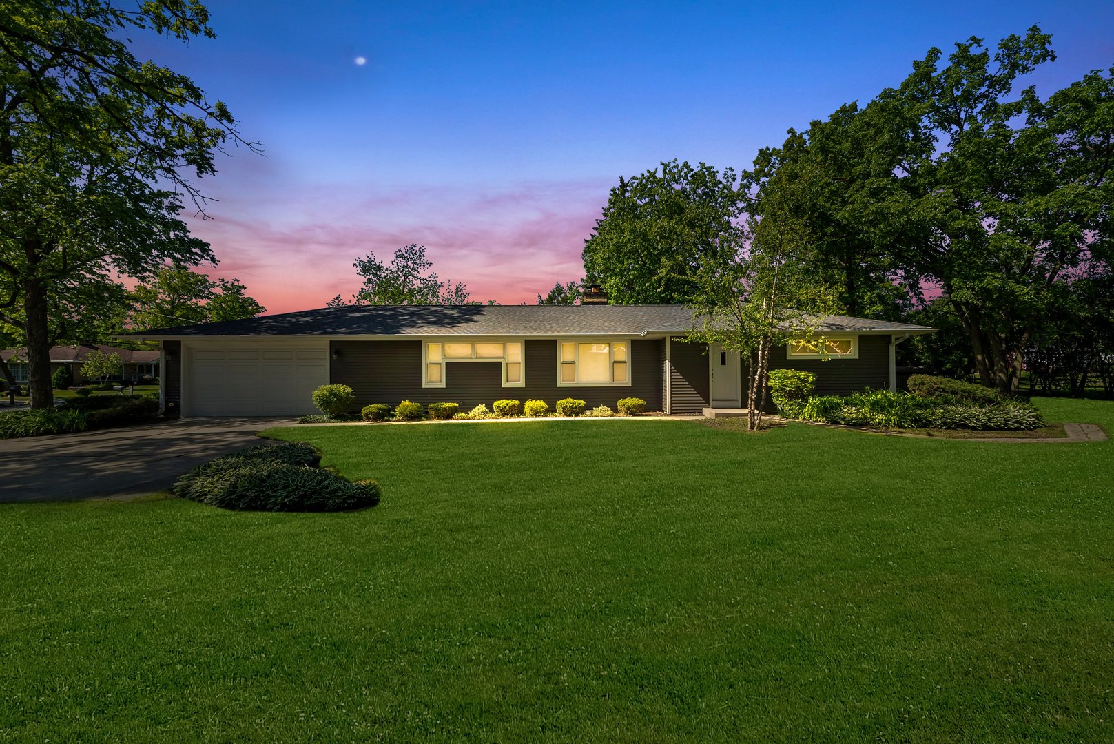 311 N Shady Lane, Elmhurst, IL 60126